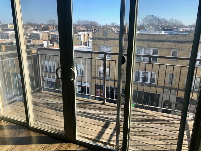 Building Photo - 4300 N Kedzie Ave