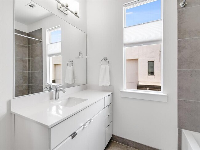 Building Photo - 505 Tillery St