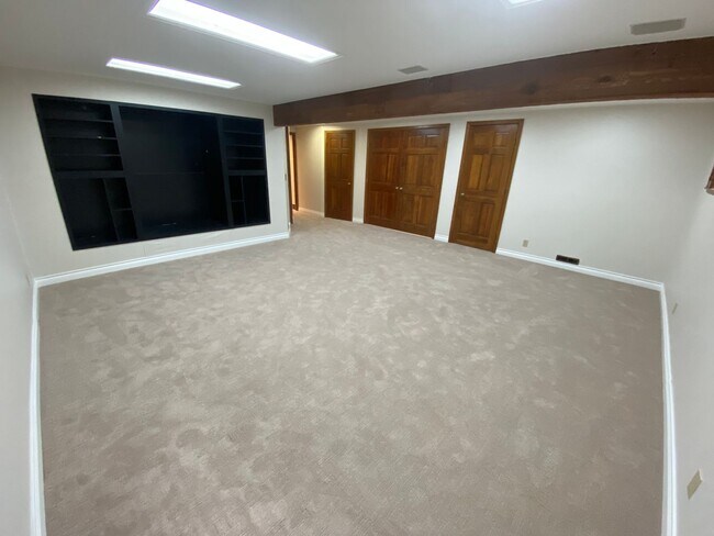 Building Photo - Great Home in the Highlands 360