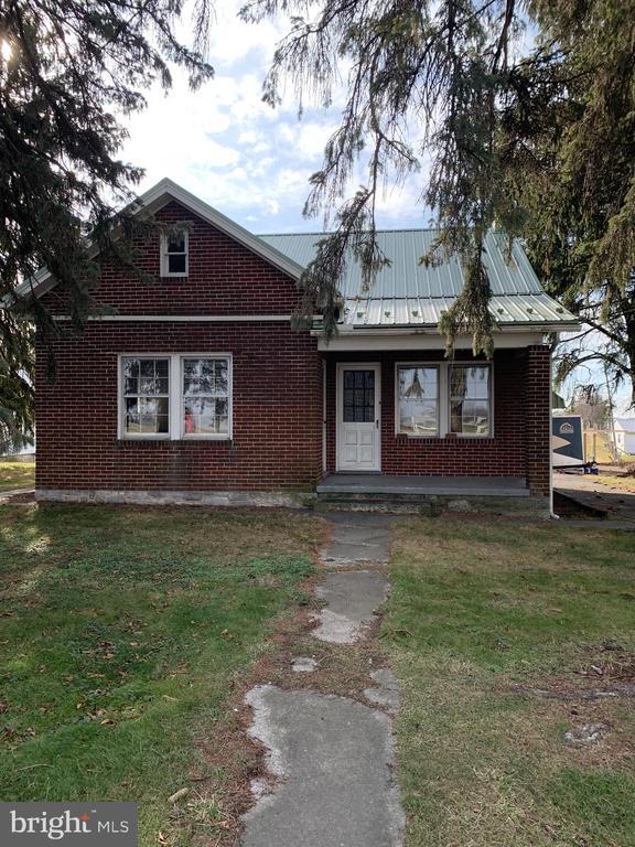 Building Photo - 764 Buchanan Trail E