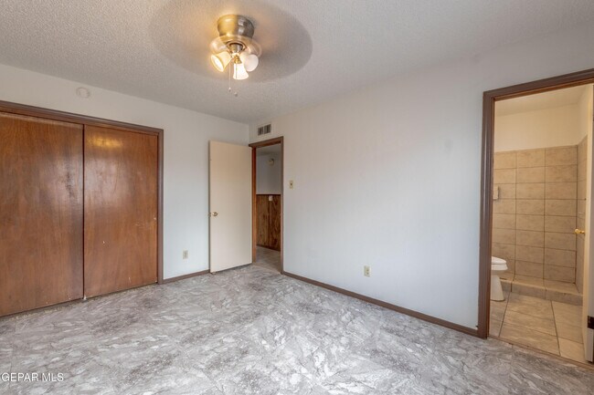 Building Photo - 921 Wier Ln