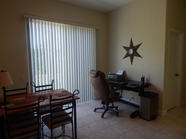 Building Photo - FURNISHED 3/2 & HEATED POOL -   RENTAL IN ROSEDALE COUNTRY CLUB!!