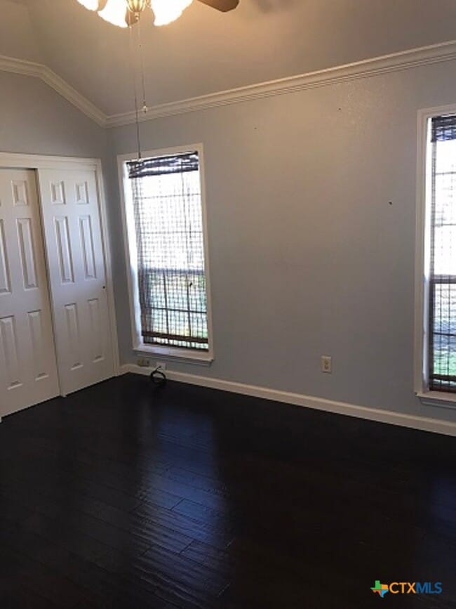 Building Photo - 419 Tomahawk Dr