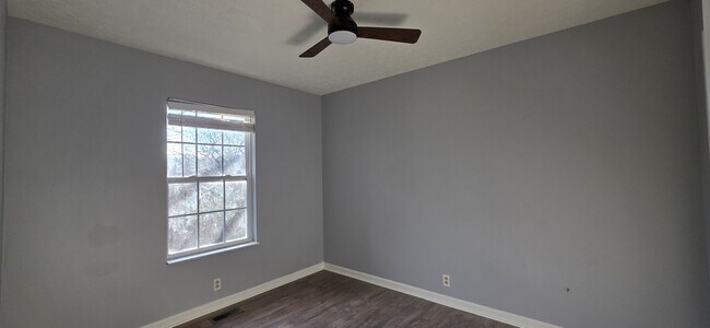 Building Photo - 2323 Ilolo St