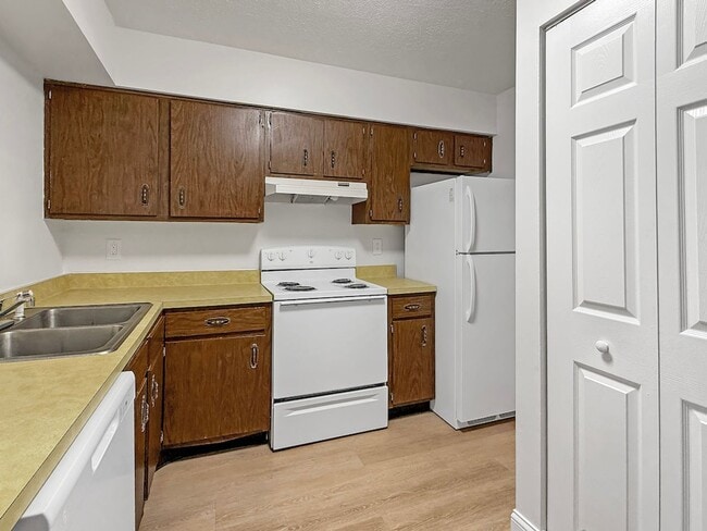 Building Photo - Evansville, Indiana*** 2 Bed 2 Bath $1119....