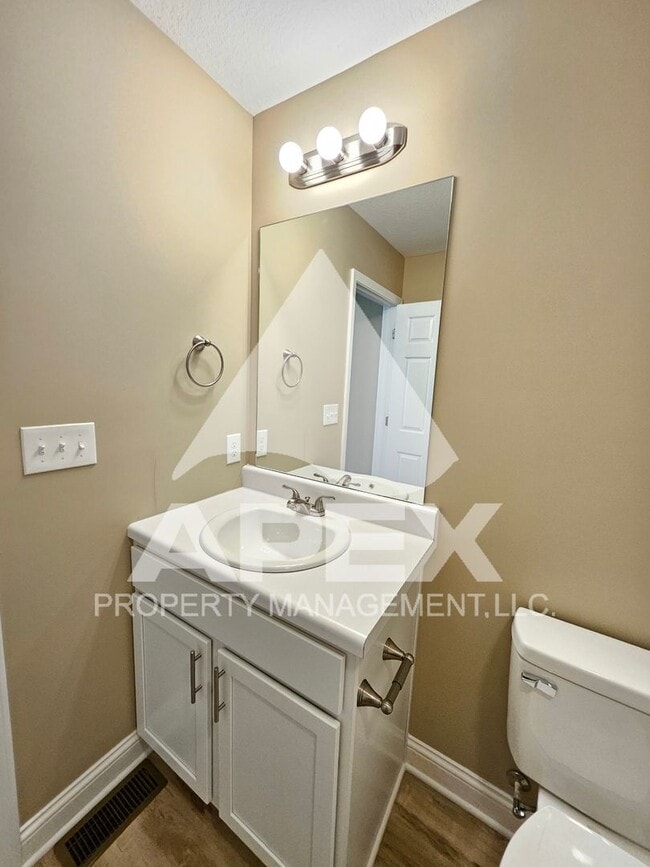 Building Photo - AVALON TOWNHOMES – LIKE NEW - 2 Bd/2.5 Ba ...