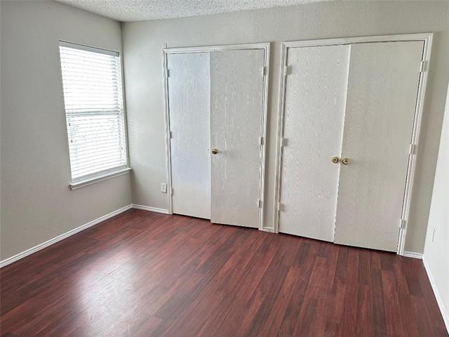 Building Photo - 301 Longshore Dr
