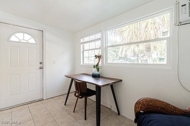 Building Photo - 1881 Danford St