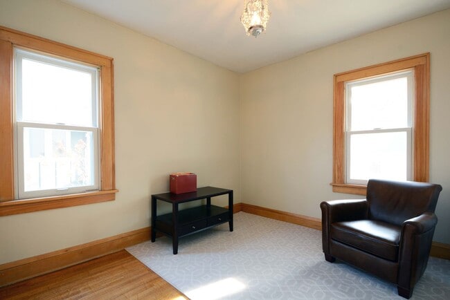 Building Photo - 4815-4817 Columbus Ave S