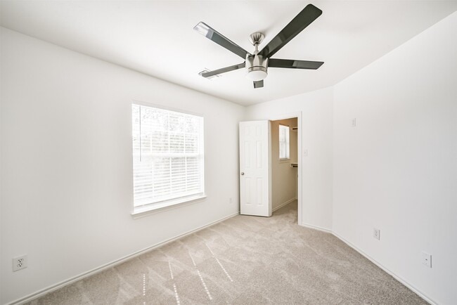 Building Photo - 11823 Keystone Spring Way