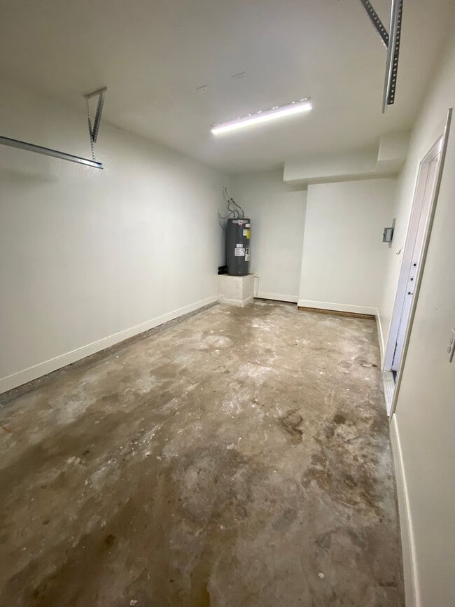 Building Photo - 105 Homonu Ct