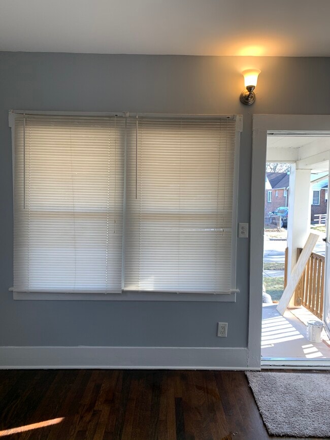 Living Room - 110 W Harry Ave