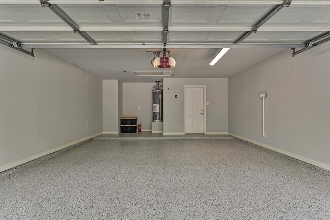 Building Photo - 30 E Lance Leaf Rd