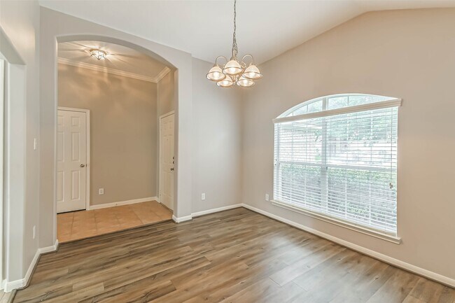 Building Photo - 13831 Hillingdale Ln