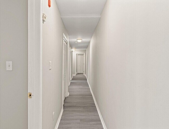 Building Photo - 1018 S 52nd St