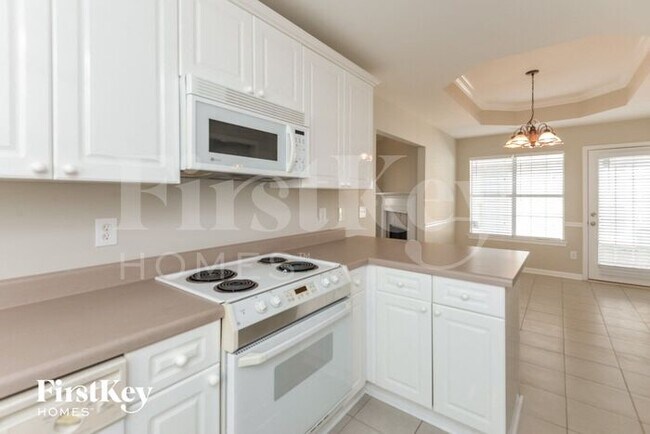 Building Photo - 261 St John Dr