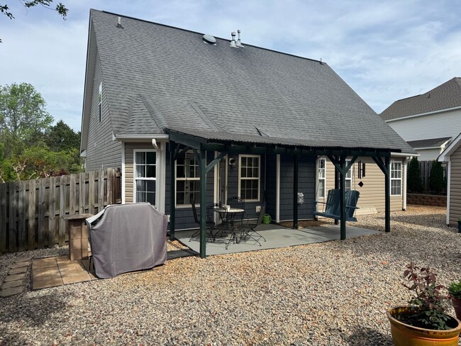 Building Photo - Four Bedroom Home in Curtis Pond