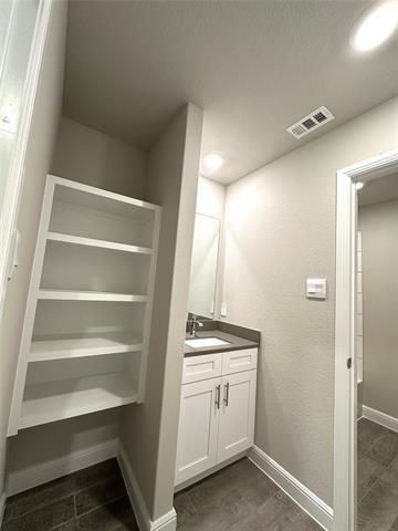 Building Photo - 211 Tristan St