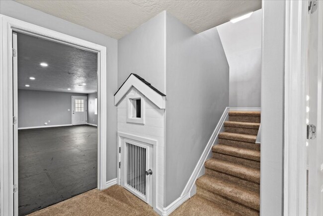 Building Photo - 1676 S Mountain Vw Cir