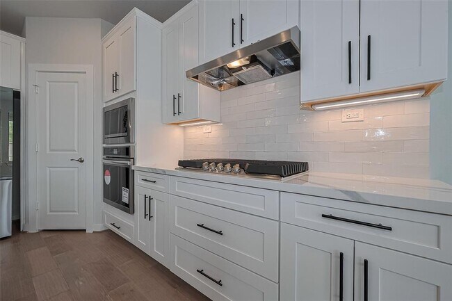 Building Photo - 307 Roselle Leaf Dr