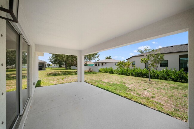 Building Photo - 202 NW 25th Pl