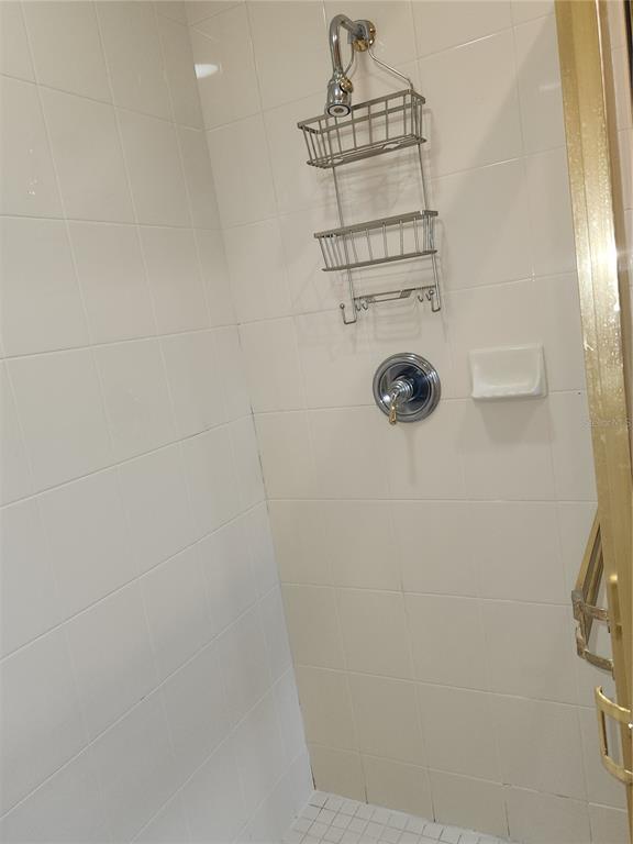 Building Photo - 6642 Tailfeather Way