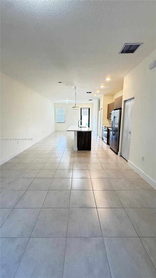 Building Photo - 8005 NW 104th Ave