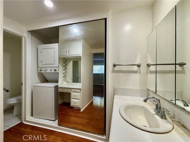 Building Photo - 2106 Via Mariposa E