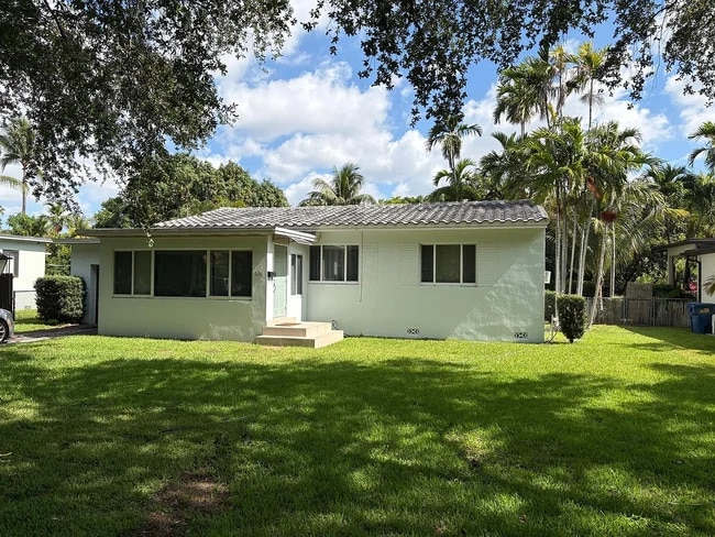 Building Photo - 531 Oriole Ave