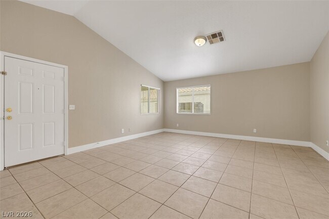 Building Photo - 719 Anne Ln