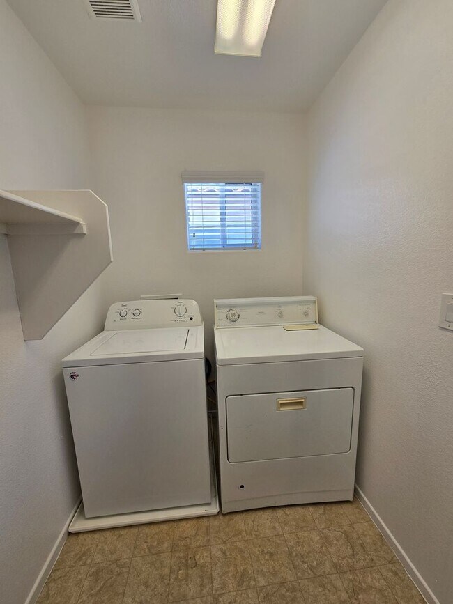 Building Photo - A Stunning 4 Bedroom Home in South West La...