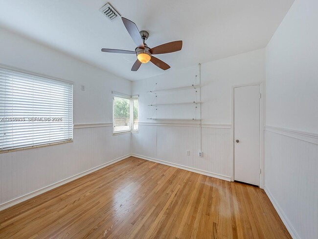 Building Photo - 1082 NE 89th St