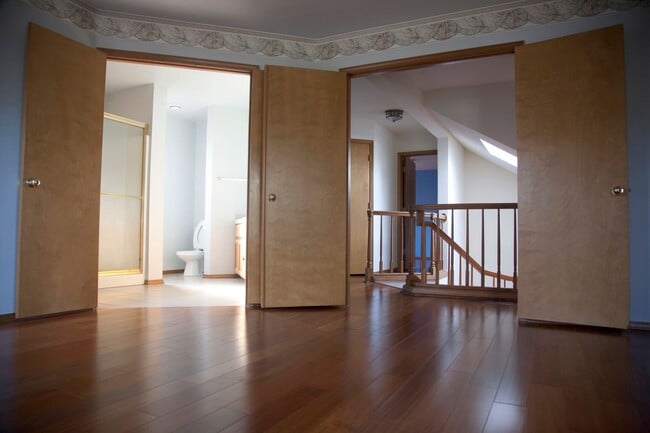 Building Photo - Gorgeous Beaverton home available with att...