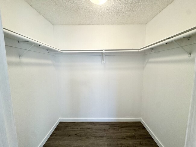 Building Photo - 9808 Susan Ave