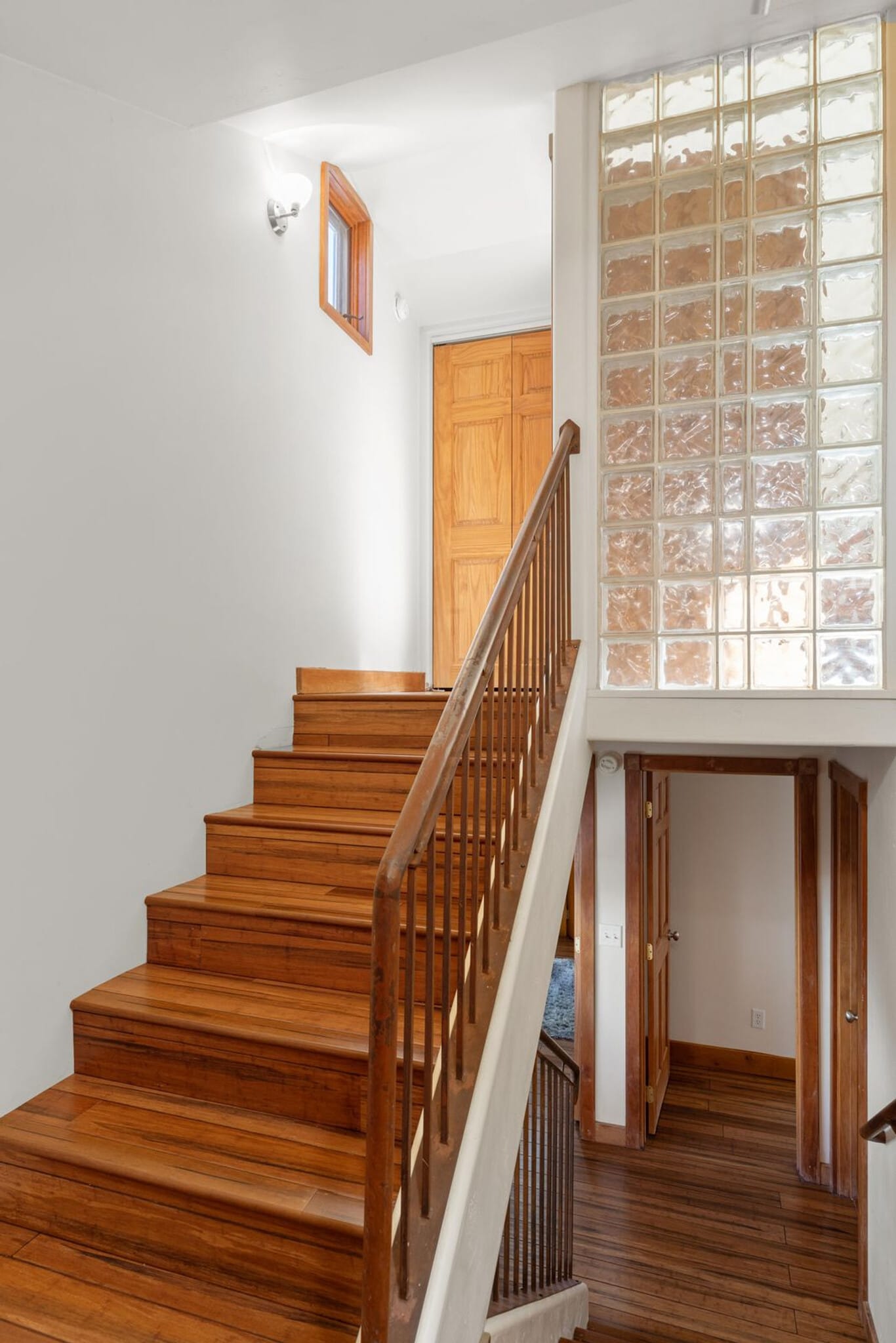 Building Photo - 747 W Pacific Ave