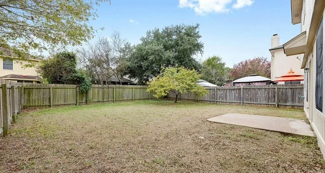 Building Photo - Charming 3BR Home with Modern Comforts and...