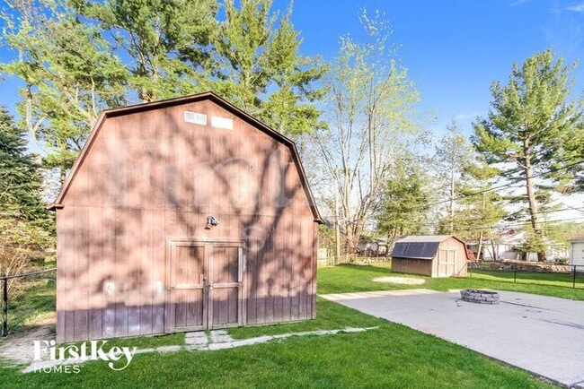 Building Photo - 955 Ridgewood Dr