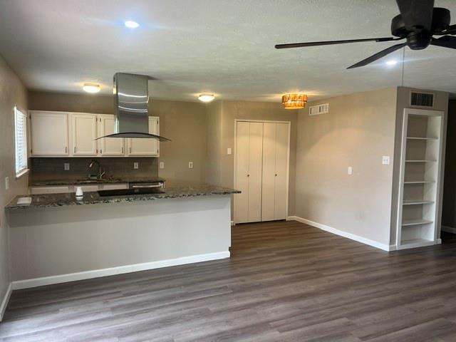 Building Photo - 6925 Glenhurst Dr