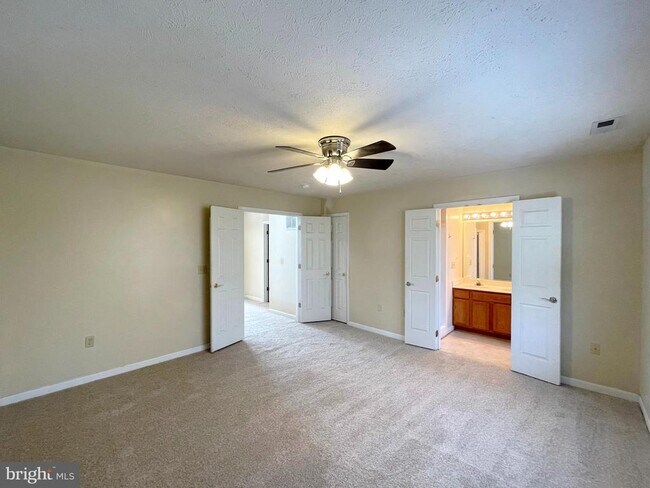 Building Photo - 45586 Curley Ct