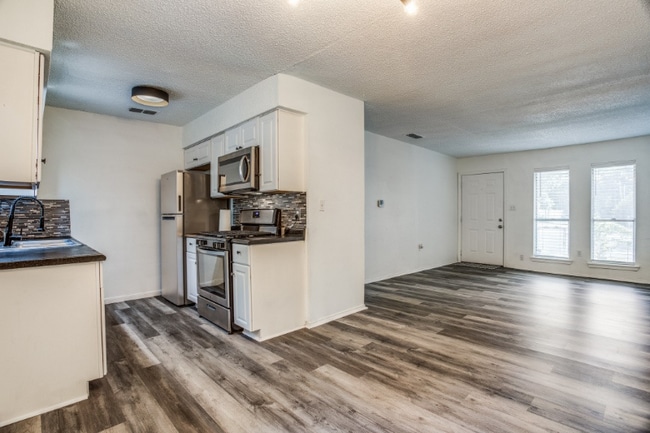 Building Photo - 1109 Gardner Cove