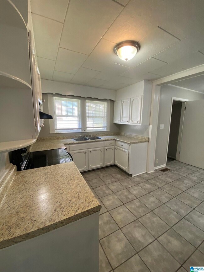 Building Photo - 139 Elrie Blvd
