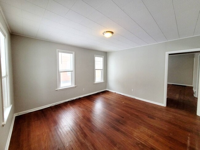 Building Photo - 219 Lane Ave SW