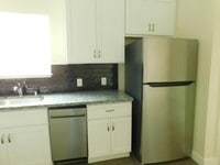 Building Photo - 113 G St