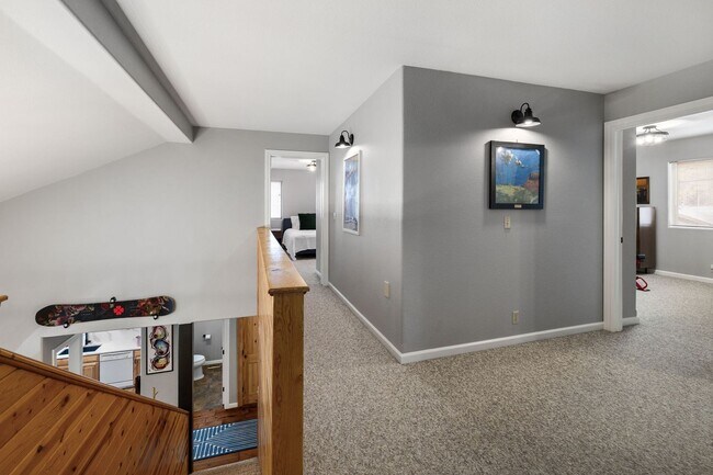 Building Photo - Beautiful Al Tahoe Home in South Lake Taho...