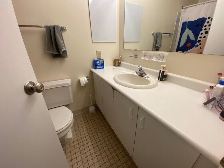 Building Photo - 5 Douglas Park