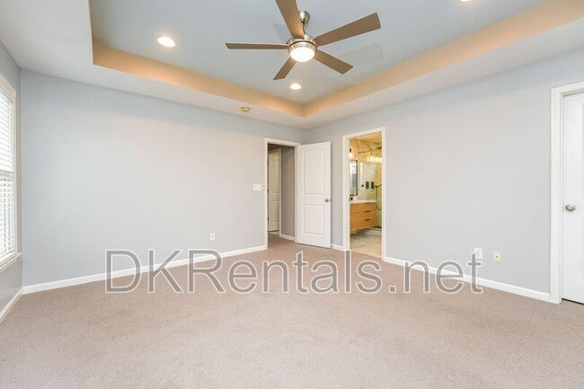 Building Photo - 617 McDonald St SE