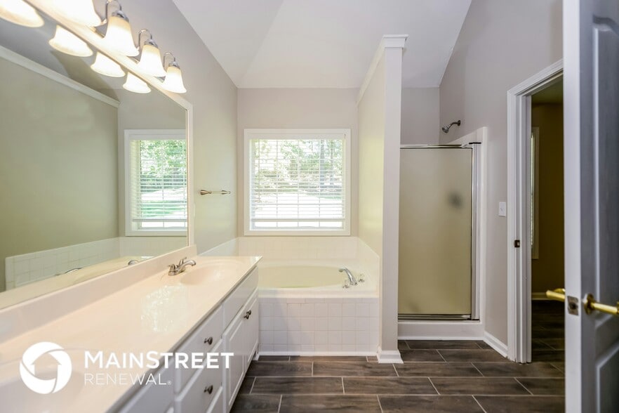 Building Photo - 1017 Crown River Pkwy