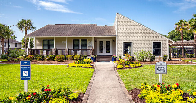 Building Photo - Sterling Bluff Apartments