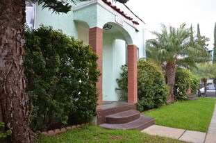 Building Photo - 1128 N Mariposa Ave