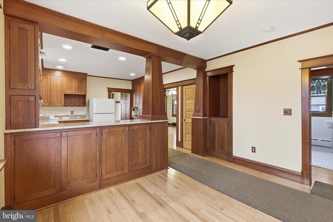 Building Photo - 2400 Valley Way